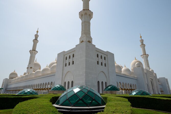 Sheikh Zayed Mosque Half Day Tour in Abu Dhabi - The stop at Sheikh Zayed Grand Mosque Center, and how it usually runs