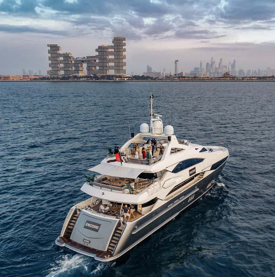 Sunseeker Superyacht: VIP Dinner, Premium Drinks& Live Music - Why a Sunseeker VIP sushi dinner feels different in Dubai