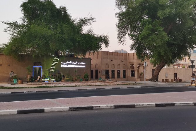 Walking tour Dubai Old Town / Old City, Creek, Abra, Souks - Coins Museum and the mosque stop: what to expect when it is open, and what happens if it is not